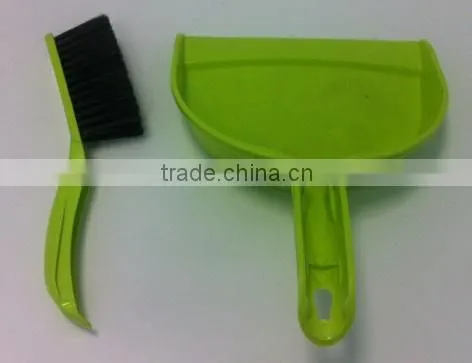 mini plastic brush and dustpan set