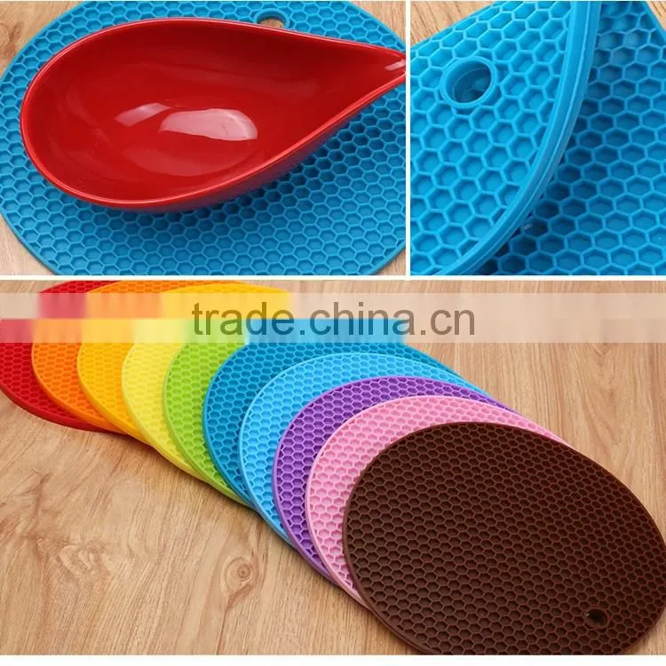 Hot sale FDA and LFGB food grade colorful square shape silicone table mat & silicone placemat