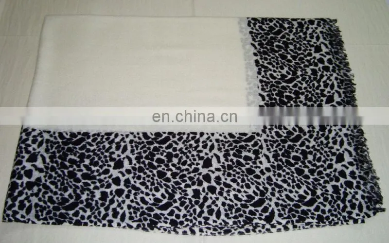 Gauze pashmina silk pashmina wool printed shawls.