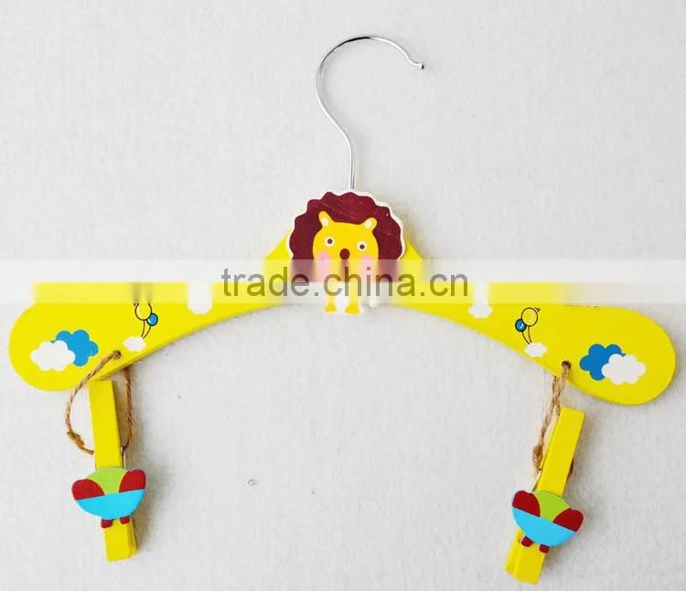 J208 child wholesale wood clothes hanger factory