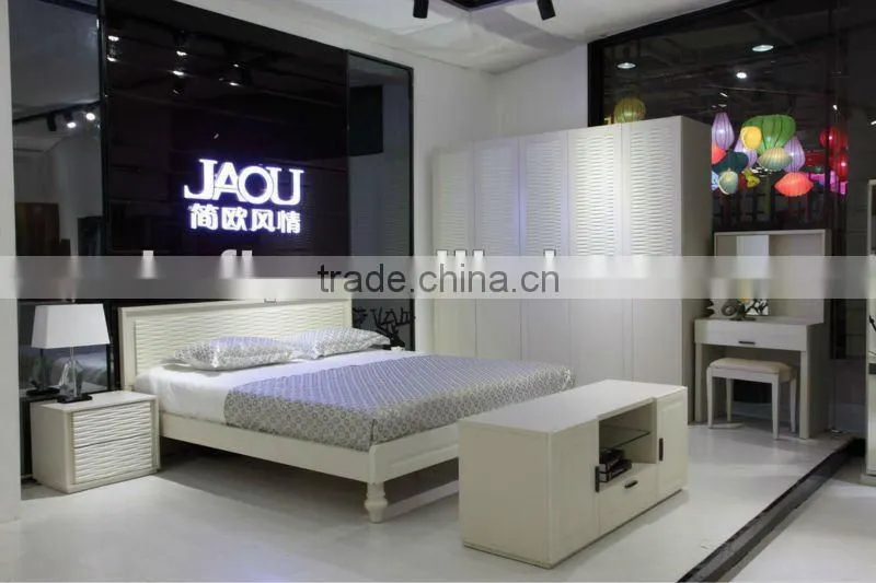 Classic bedroom furniture in bedroom sets