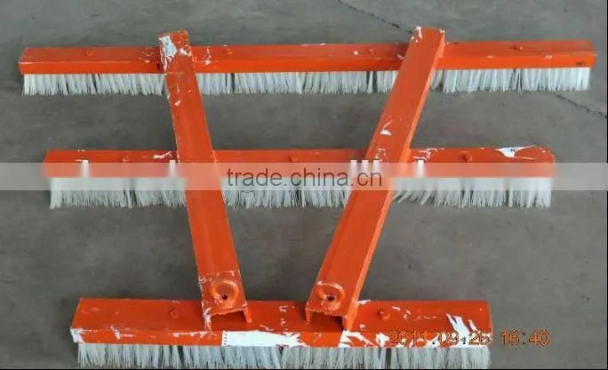 machine to artificial grass/Sand filling and comber machine(diesel)