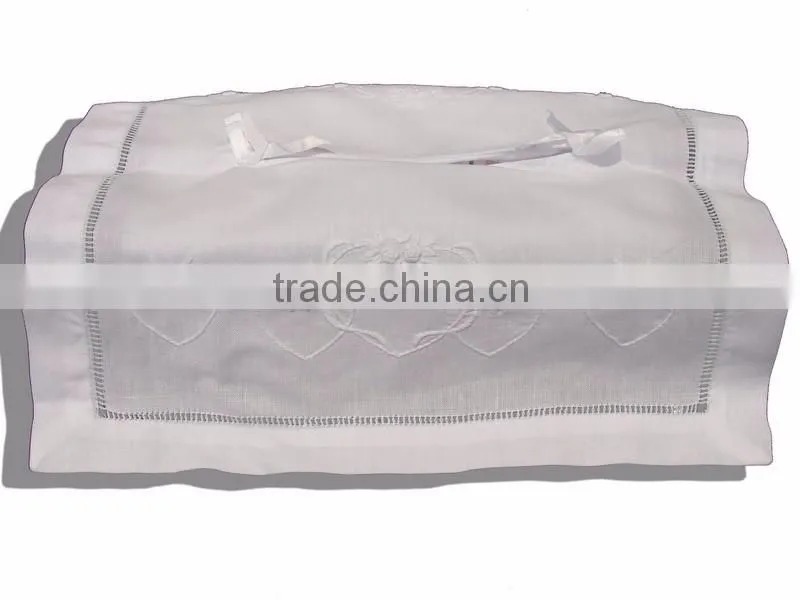 Hand embroidery tissue box cover