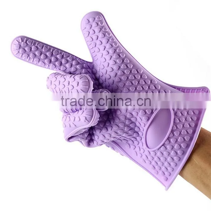 Wholesale kitchen cooking work gloves with fingers, heat resistant BBQ silicone oven gloves, non-slip oven gloves
