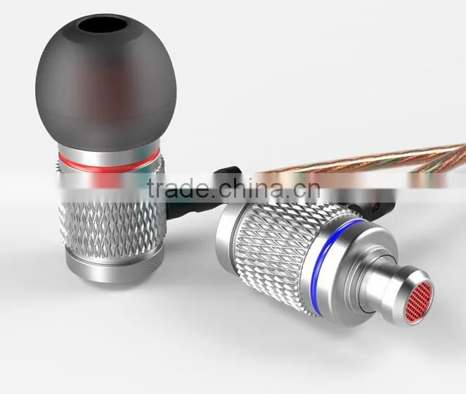 metal knurling earphone