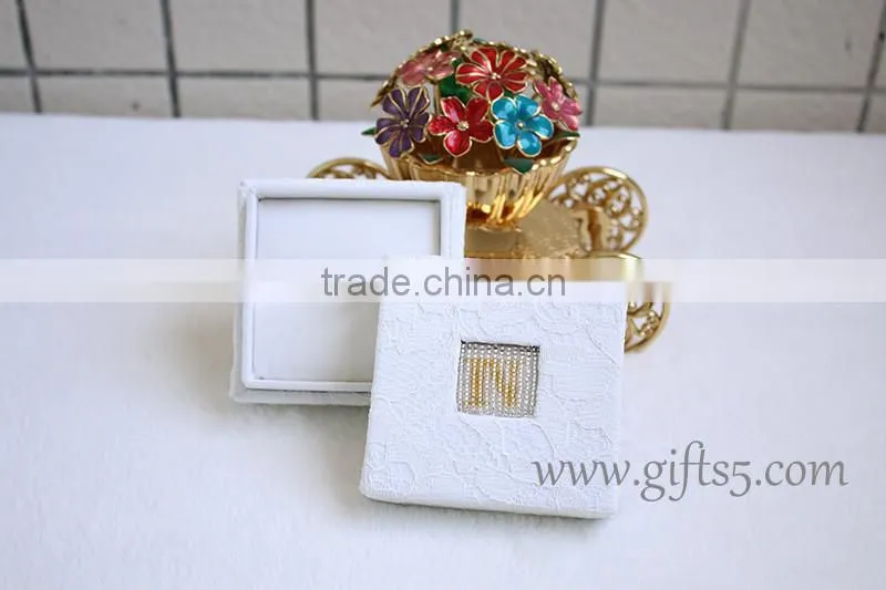 Luxury fancy unique white wedding rings jewellery box with beaded name plate of N