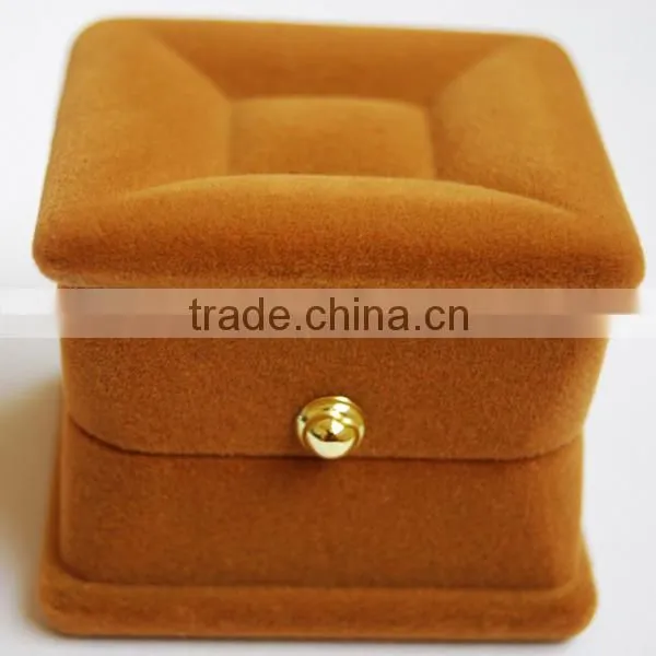 China supplier velvet jewelry box custom logo luxury ring box velvet