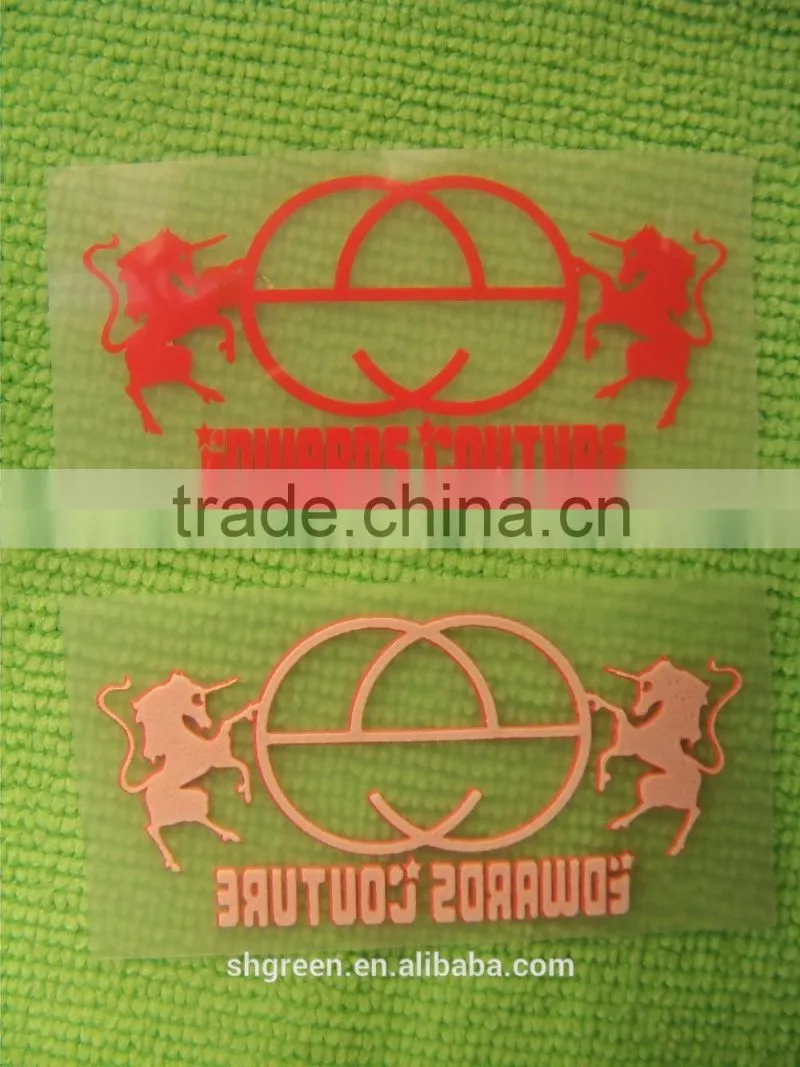 Black heat transfer printing label with 3D effect