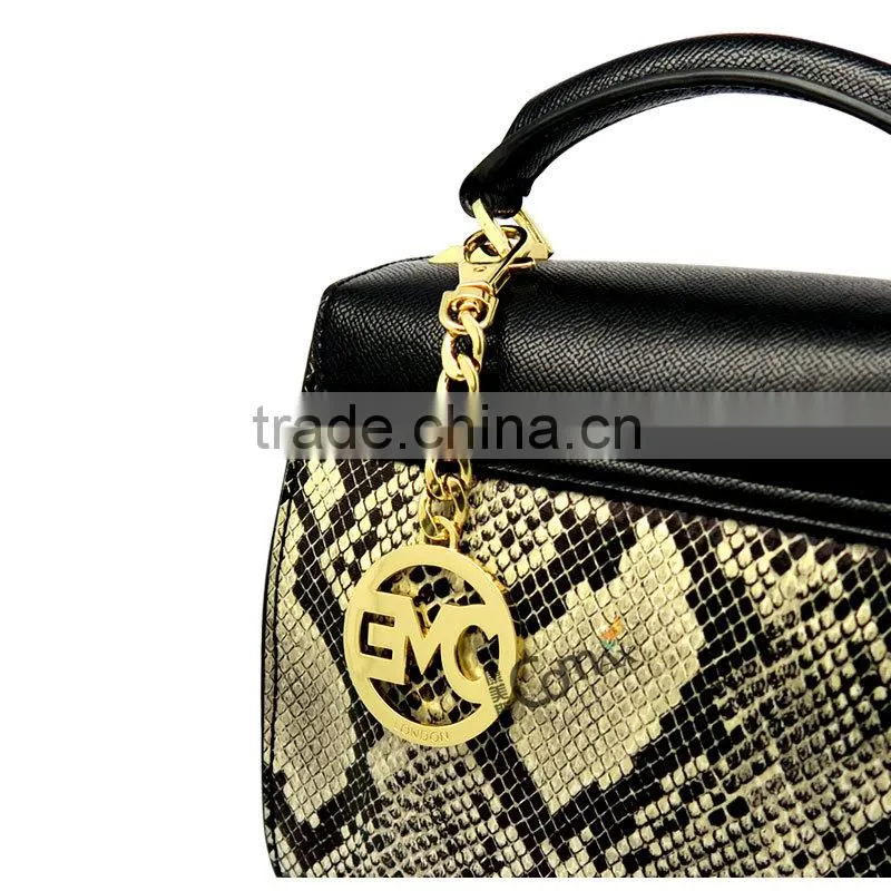 Popular Hollow custom metal handbag brand logo tag with chain and hook