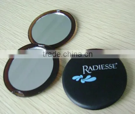 15060313 Mini Traveling Set Plastic Foldable Mirror Comb Keychain