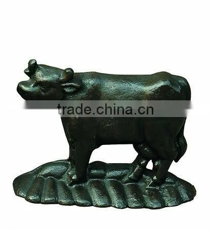 animal statue cast iron peacock