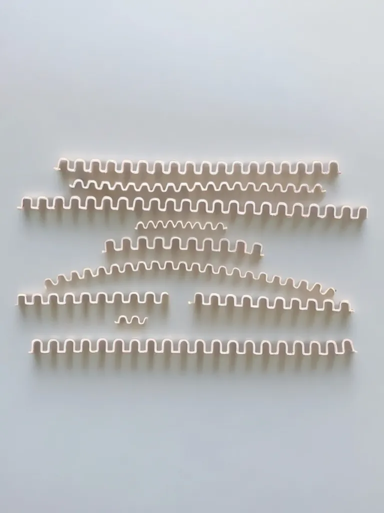 558