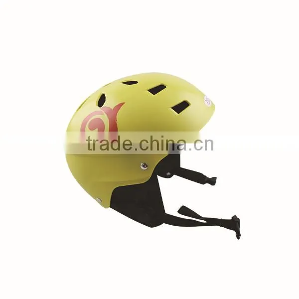 Water helmets in professional kayaking and raft