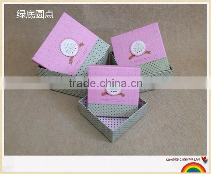 Square gift box gift birthday gift box of chocolates in the box