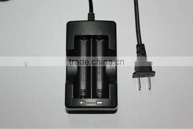 portable charger and flashlight for 18650 EU plug dual charger with line