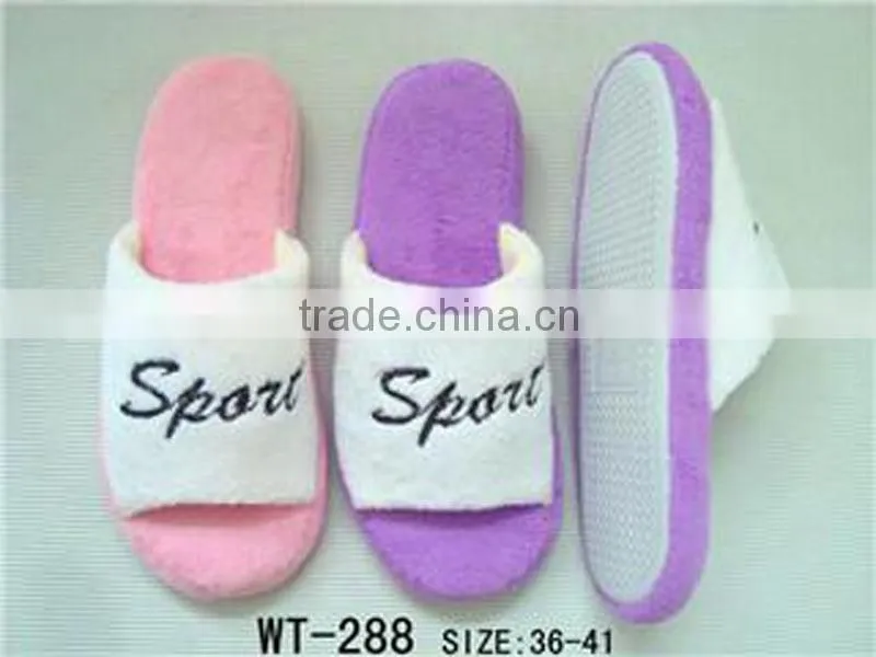 sport pink color warm cotton fabric ladies bathroon slipper soft bathroom slipper massaging shoe