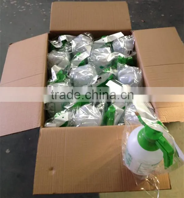 1L White and Green Hand-holding High Pressure Manual Watering Sprayer