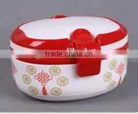 Portable single oval lunch box with lock