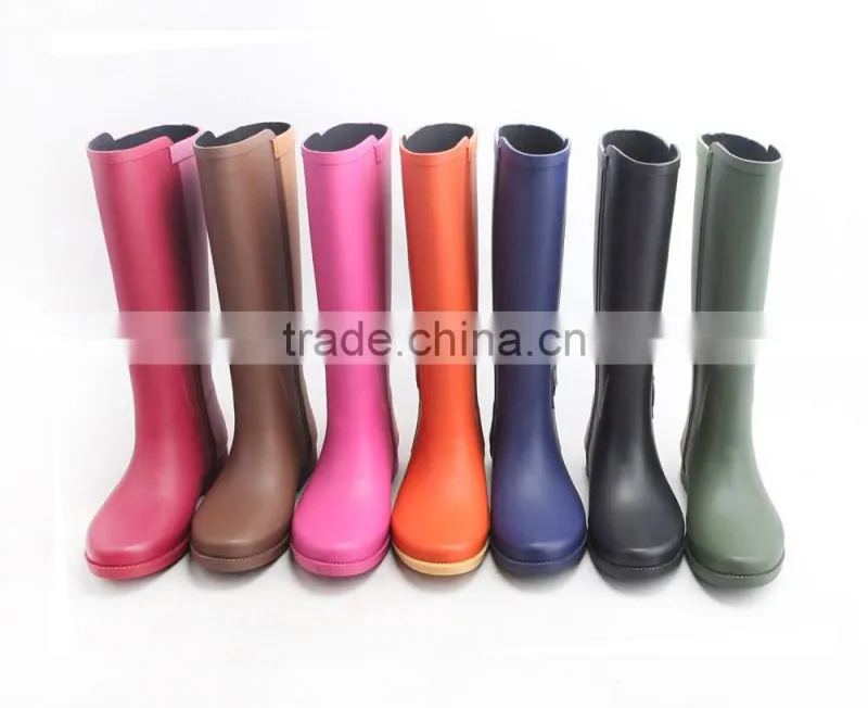 2017 women rubber rain boots with good shape