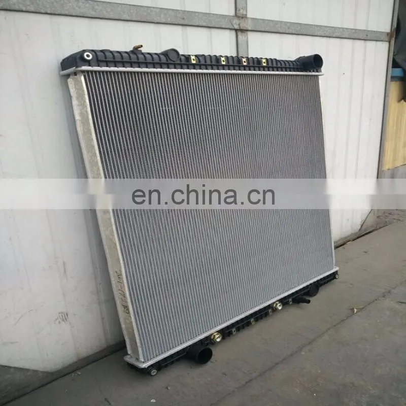 Radiator for Freightliner Cascadia 2001-1728---.jpg