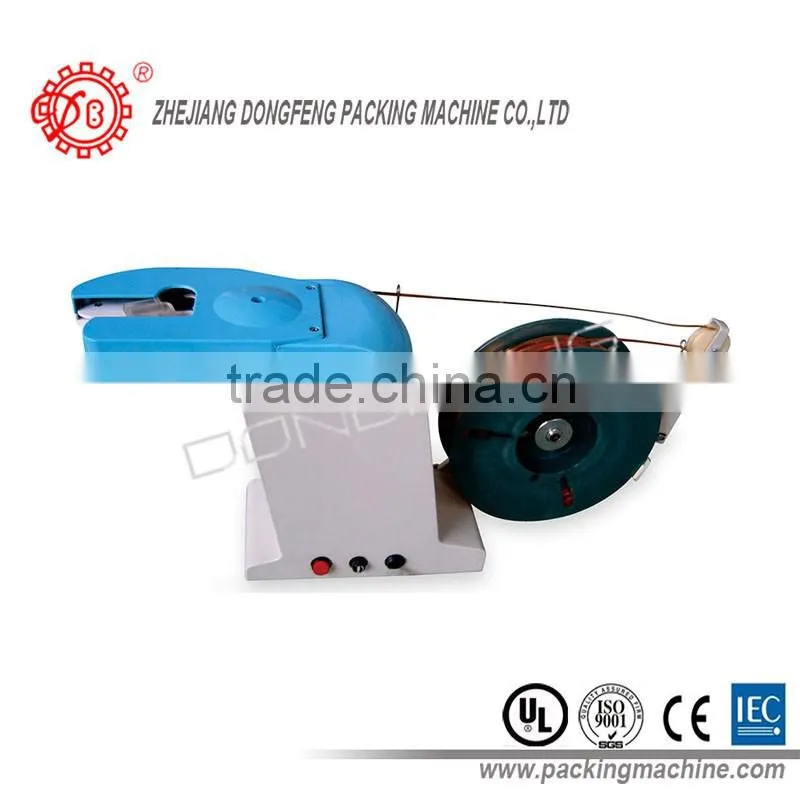 TD-E toast bag binding machine twist tie machine