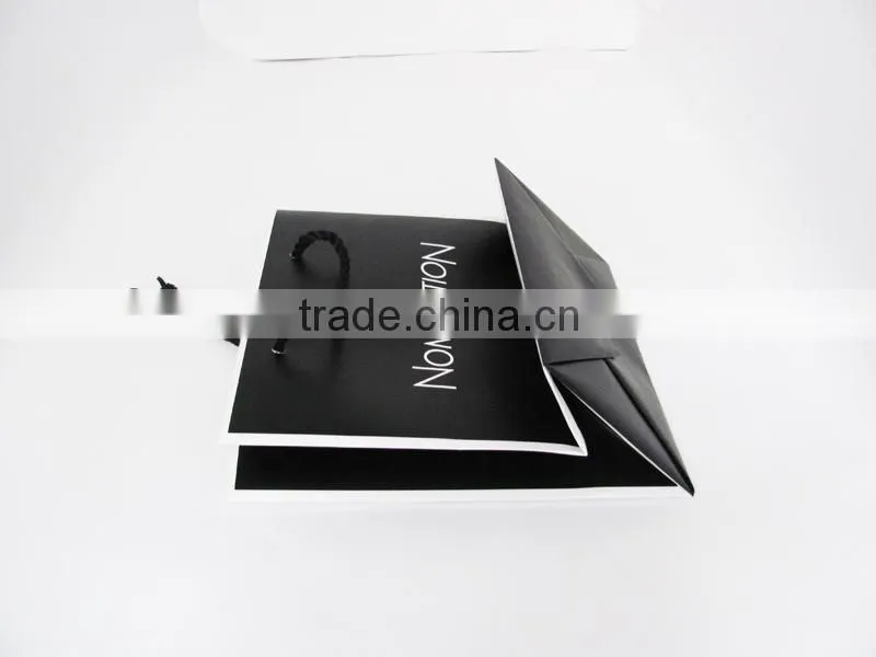 Wholesale reusable Paper gift shopping bags with handle paper clothing/Jewelry bag