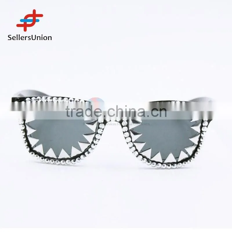 2017 hottest sale No.1 Yiwu export commission agent New design diamante eye glasses/party glasses