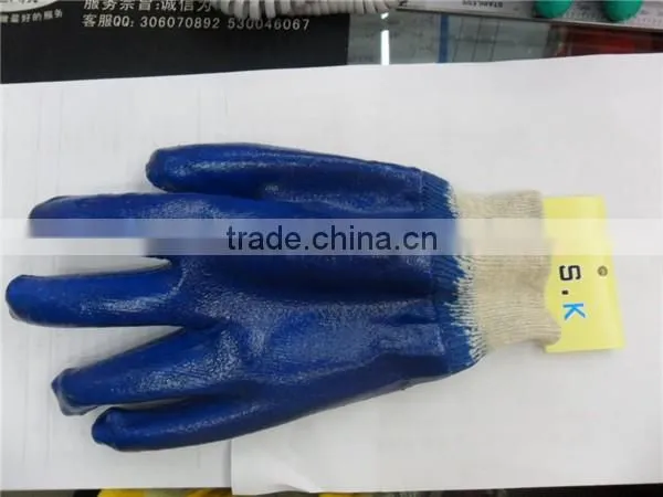 China cheap dipped solvent Red and short slip rough PVC chemical resistant gloves industrial workers use