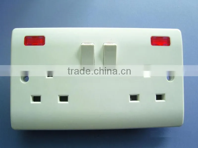 Double 13A switched socket with neon indicate