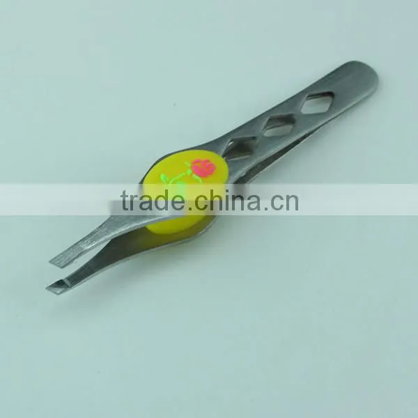 Make-up Width Handle Tweezers in Colorful Silicone Insert