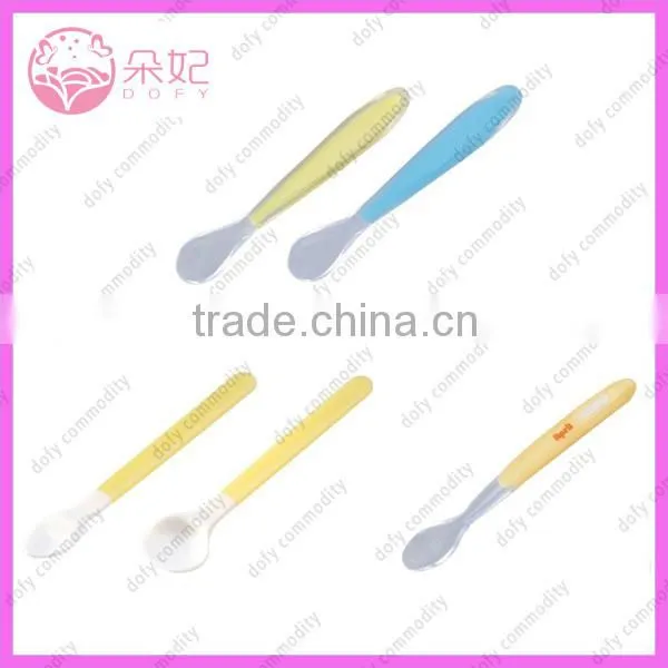 fish-shaped temperature sensing baby spoon