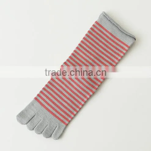 Best Socks Manufacturer Japanese OEM Design Red Black Stripes Pure Cotton Knitting Women Toe Socks