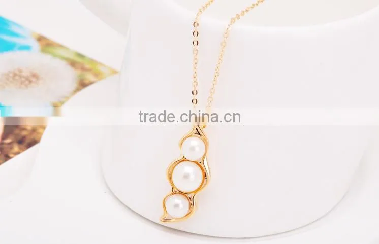New design fashion gold Valentine's gift pearl peanut pendant necklace