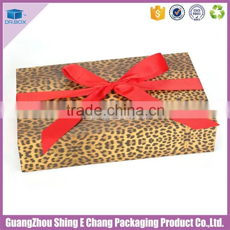 2016 cheap Die plate cardboard packaging box for garment