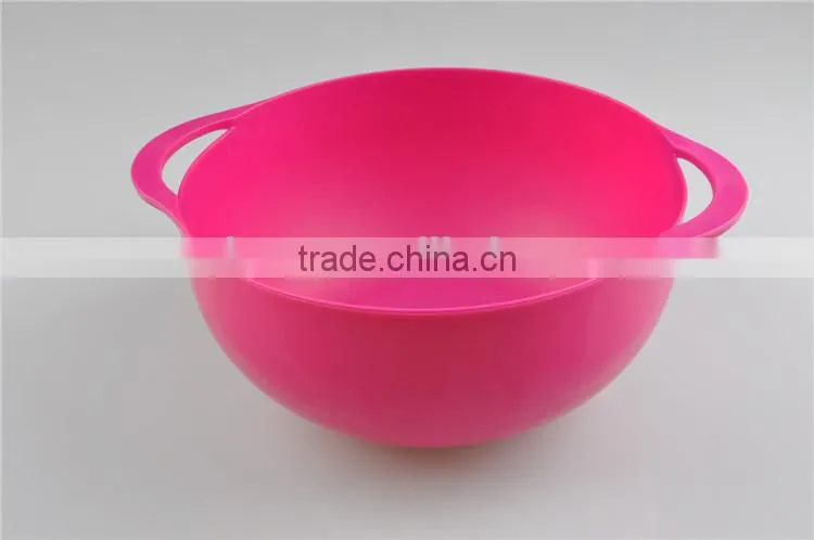 Bowl with measuring spoons