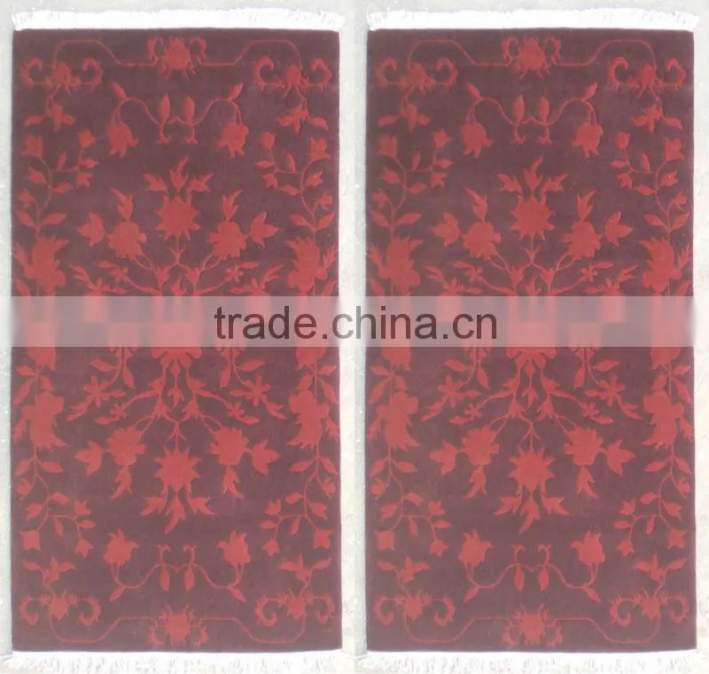 Black / white woollen rugs