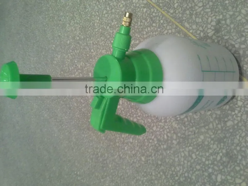 1L White and Green Hand-holding High Pressure Manual Watering Sprayer