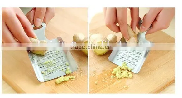 CY140 Stainless Steel Nonslip Handle Ginger Garlic Grater Shredder Silver Tone