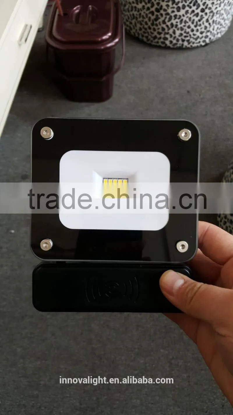 INNOVALIGHT Popular SMD2835 10W Glass LED Flood Light with sensor