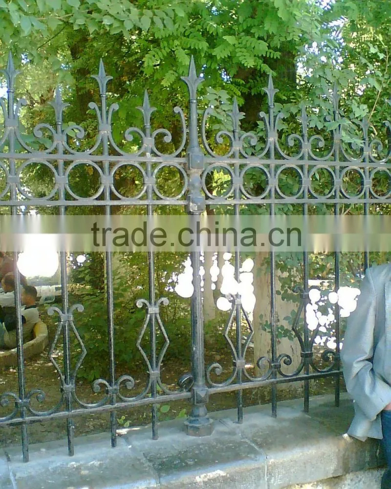 Finished steel elegant golden color steel fence