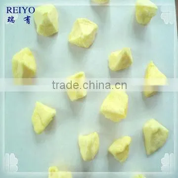 Dehydrated peeled apple slices