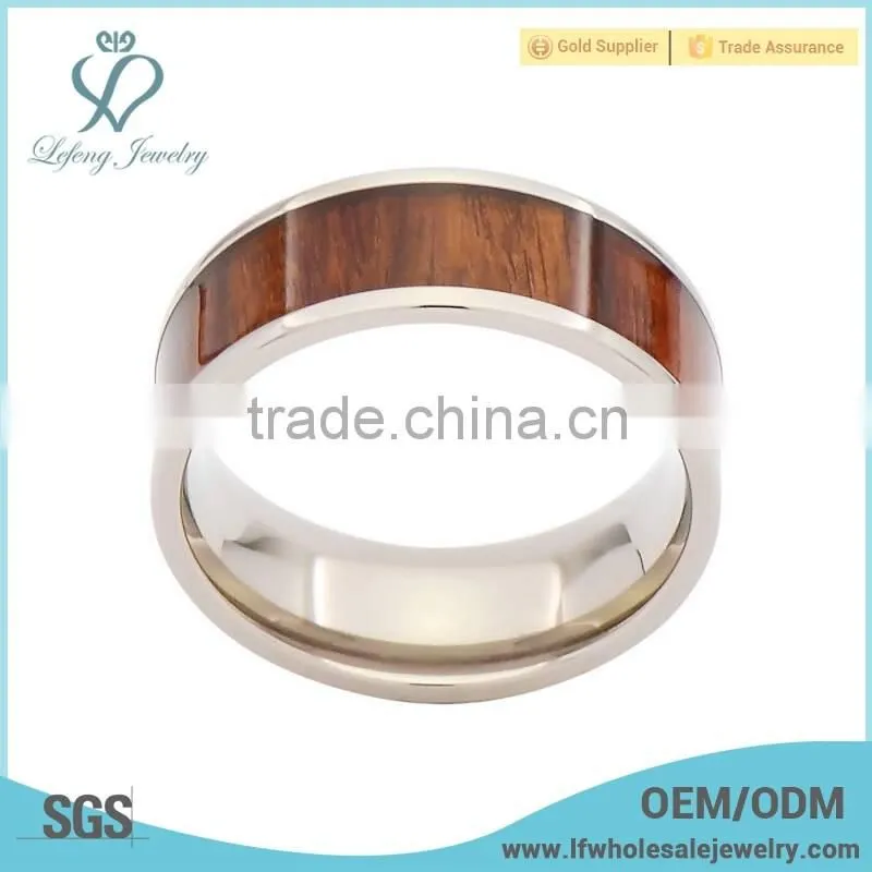 Nice wood grain titanium wedding ring for men