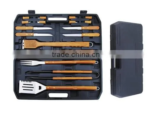 Wood Handle Barbecue Tool Set With Suitcase