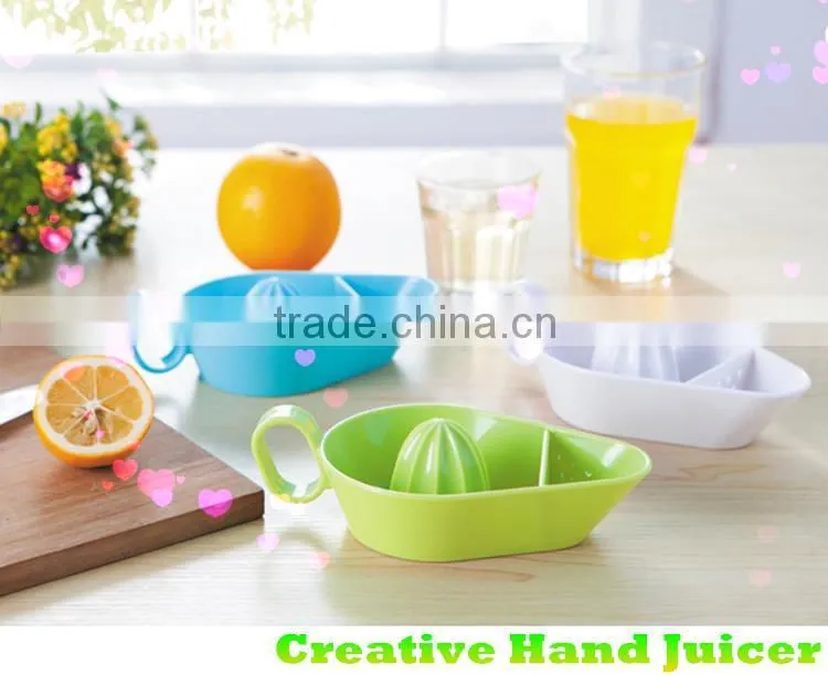 Wholesale popular best quality manual plastic portable squeezer for sale