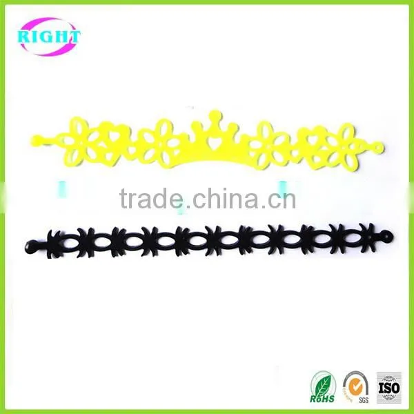 stylish popular silicone hollow wristband