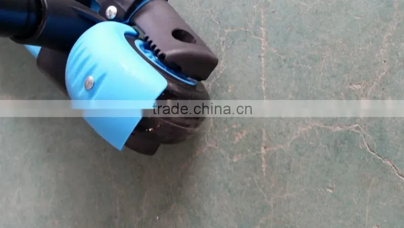 Hot Sell Foot Scooter-Maxi Micro Scooter with Seat and Push Bar