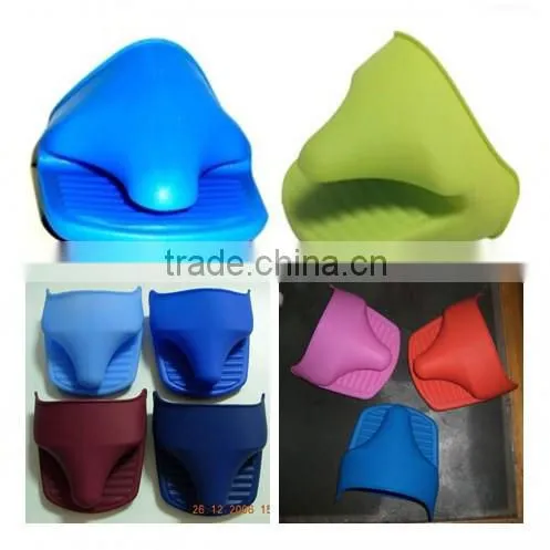 Crocodile shape high temperature silicone oven mitts