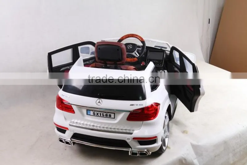 Mercedes Benz License Ride on toy car with four driving motors