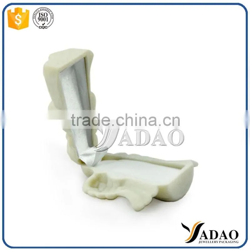 China factory fashion customized flocking plastic jewelry package box