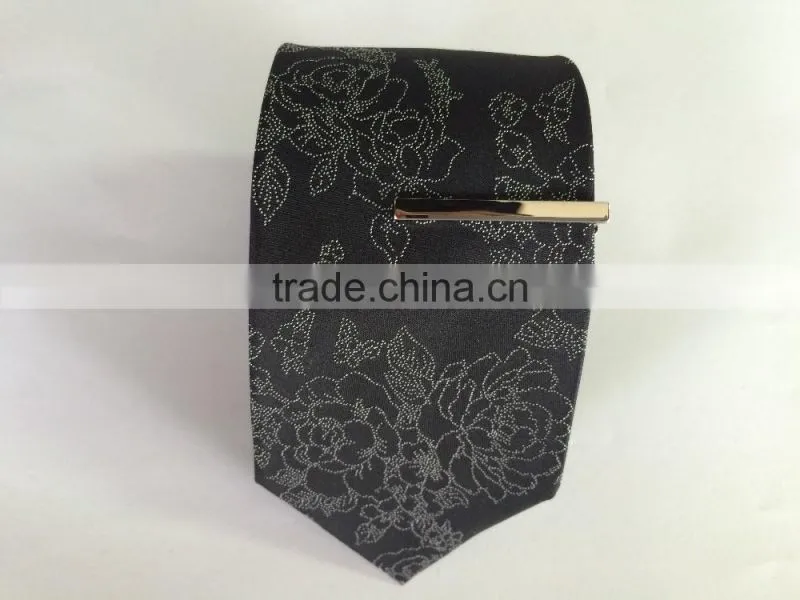 Men's blue/black 100% silk tie with flower design